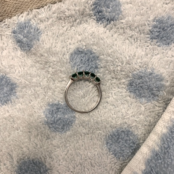 925 silver simulated emerald cubic zirconia ring - Picture 4 of 6